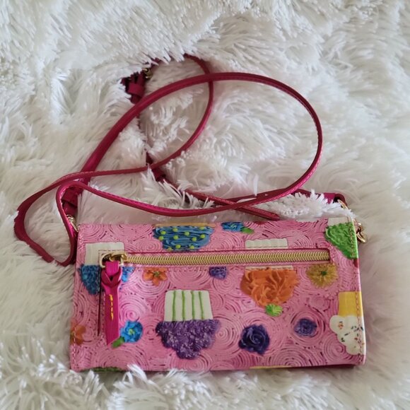 Fashion Inspired Pink Cup Cake Print Crossbody Wallet with Detachable Strap - Picture 6 of 9